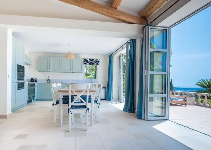 ヴィラ Sea View With Pool *