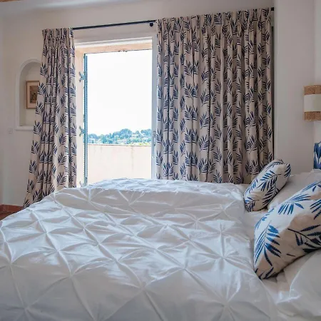 Near Cannes With Pool And Views *