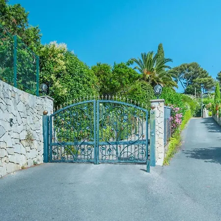 Villa Near Cannes With Pool And Views
