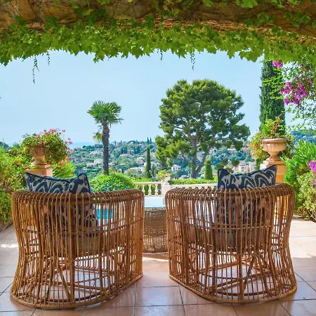 Near Cannes With Pool And Views Villa